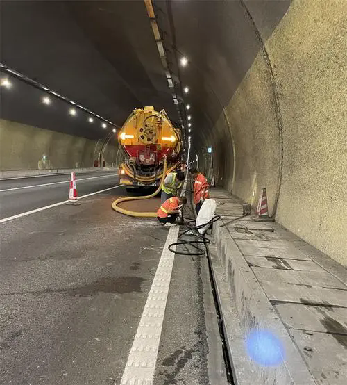 固安隧道排水渠清淤